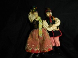 9'' HUNGARY RUSSIAN MALE FEMALE VINTAGE COSTUME DANCERS, BOOTS